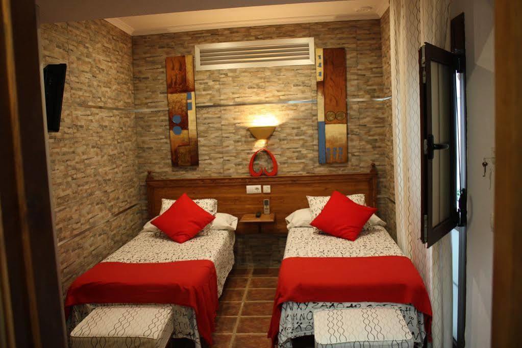 Hostal Costa De La Luz コニル・デ・ラ・フロンテラ エクステリア 写真
