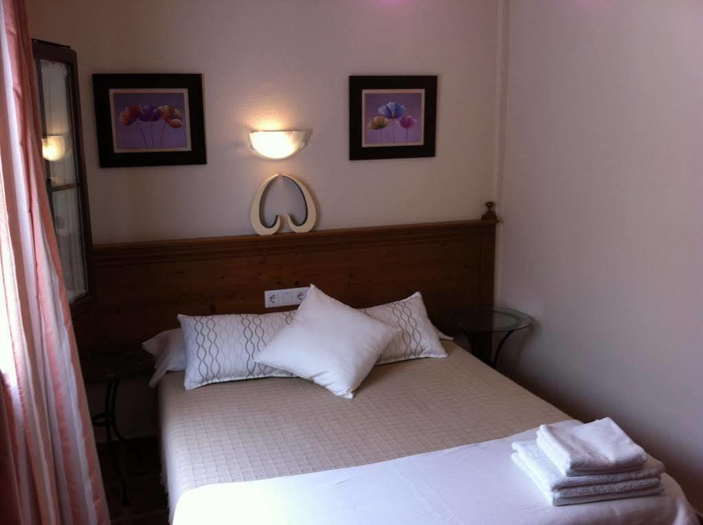 Hostal Costa De La Luz コニル・デ・ラ・フロンテラ エクステリア 写真