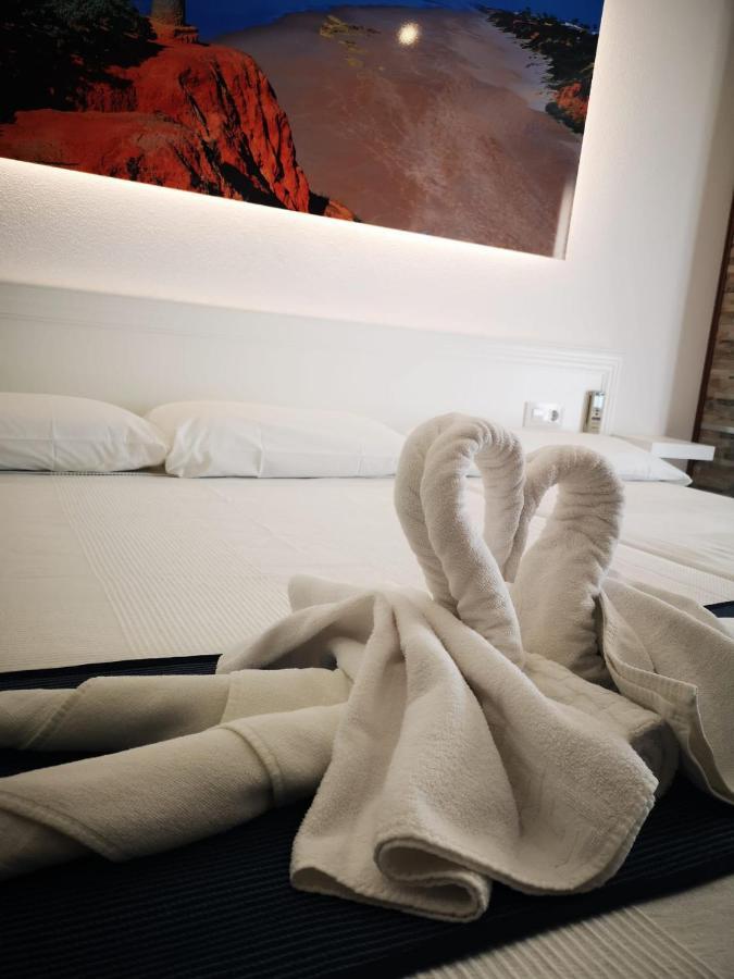Hostal Costa De La Luz コニル・デ・ラ・フロンテラ エクステリア 写真