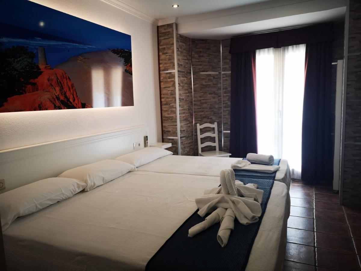Hostal Costa De La Luz コニル・デ・ラ・フロンテラ エクステリア 写真