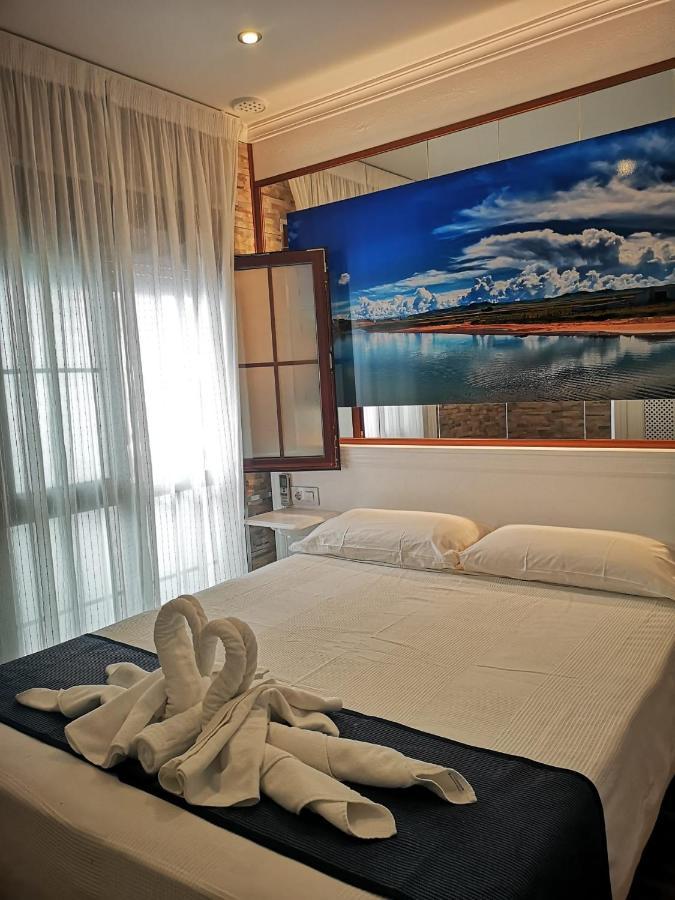 Hostal Costa De La Luz コニル・デ・ラ・フロンテラ エクステリア 写真