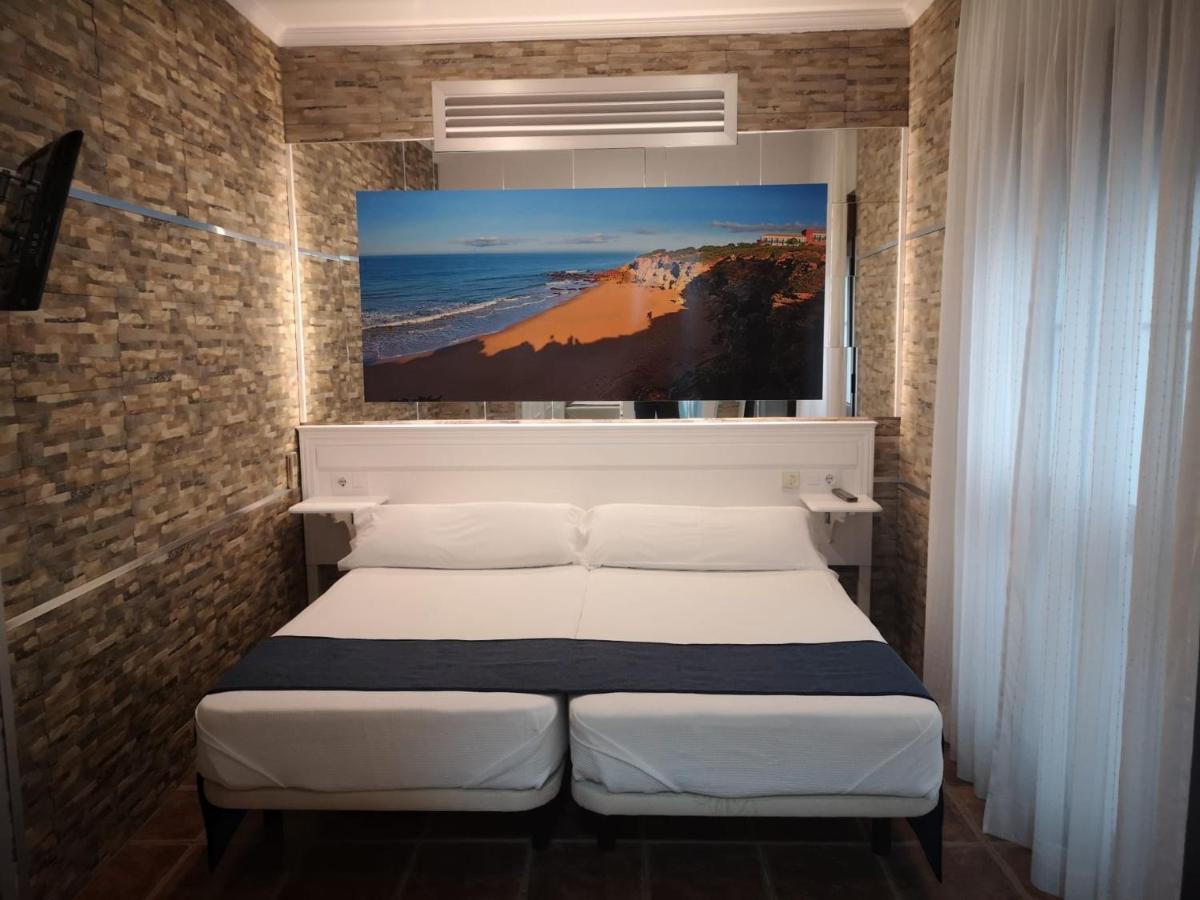 Hostal Costa De La Luz コニル・デ・ラ・フロンテラ エクステリア 写真